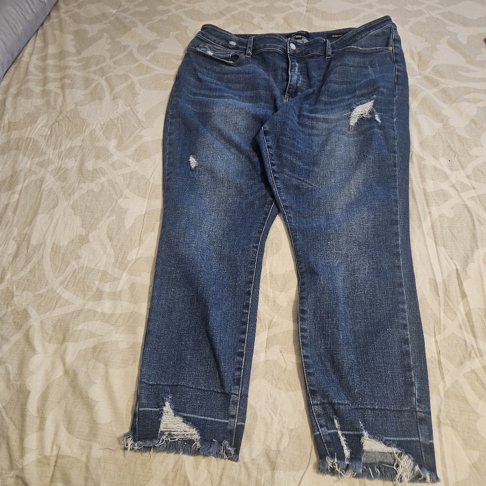 Judy Blue Dark Wash Distressed Ankle Jeans